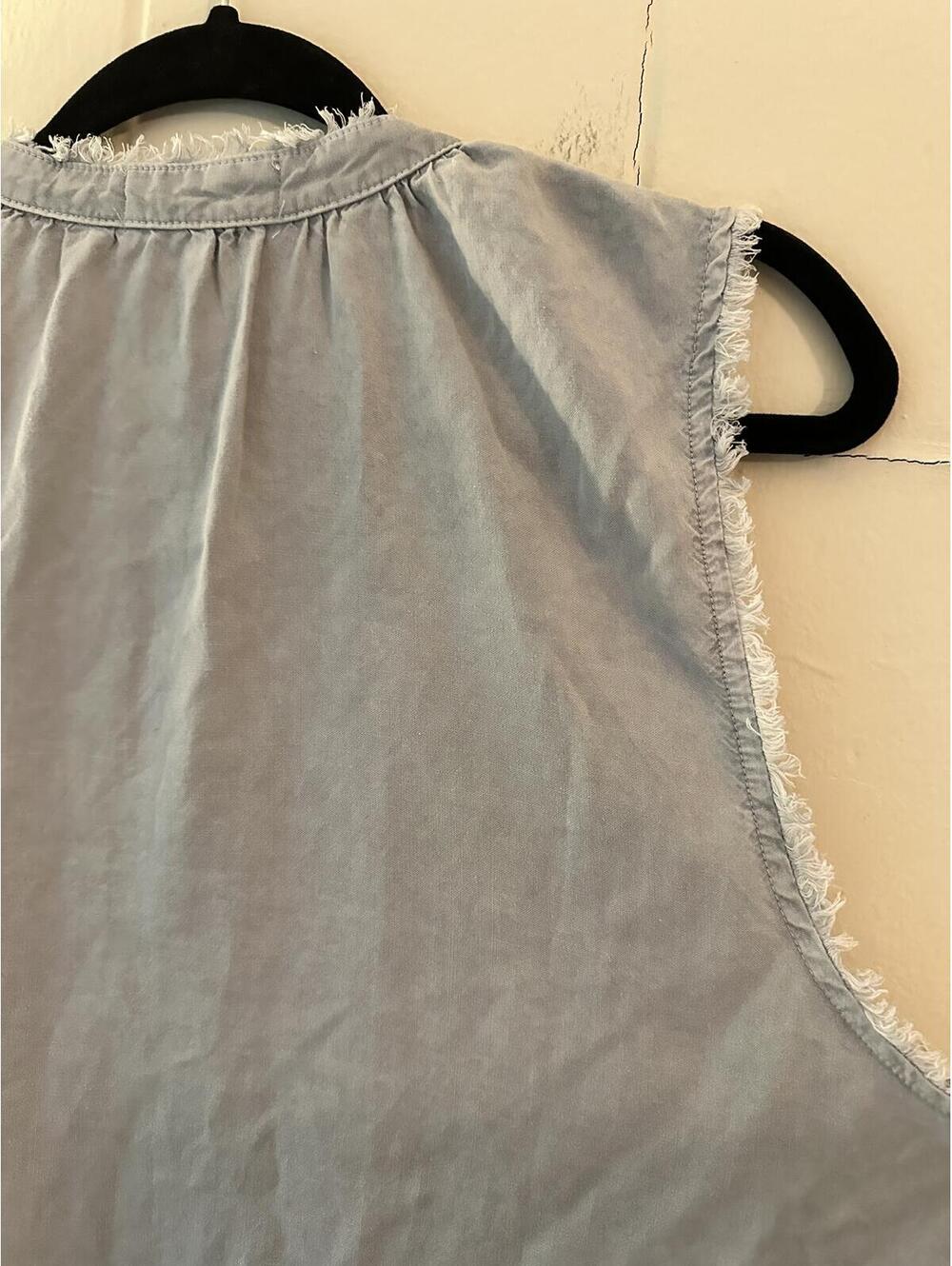Cloth & Stone x Anthropologie Chambray Sleeveless Blouse Fringe detail Size XL - Picture 7 of 9
